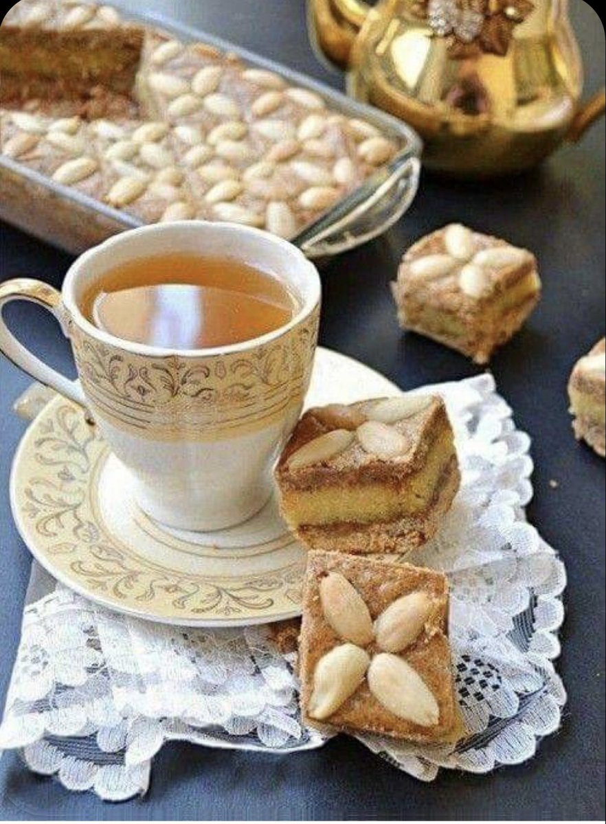 Чай и пирожные