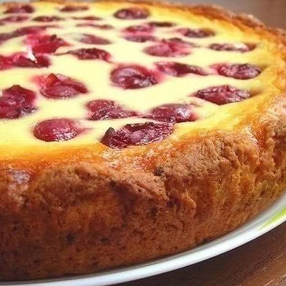 Песочный пирог с яблоками и безе