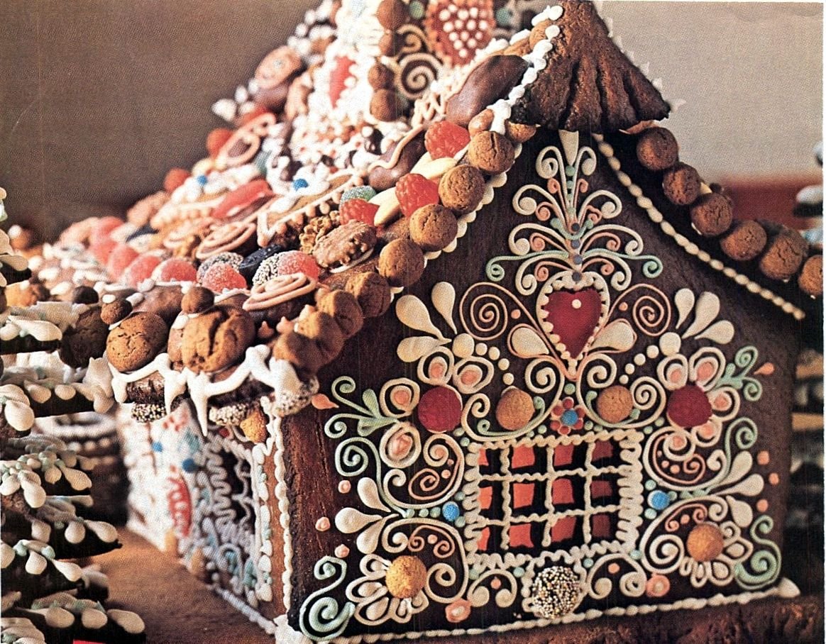 Домик из сладостей