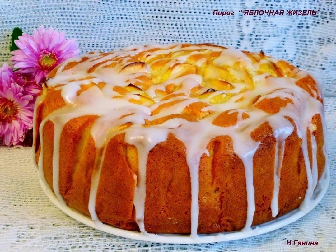 Пирожки с луком и яйцом в духовке