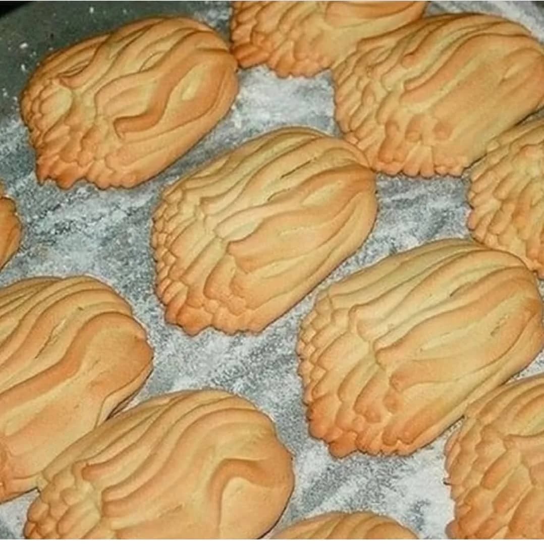 Песочное печенье хризантемы через мясорубку