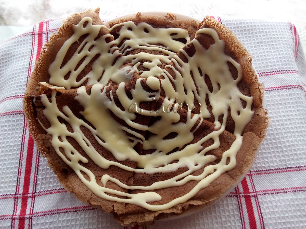 Салат Саша с яичными блинами и курицей