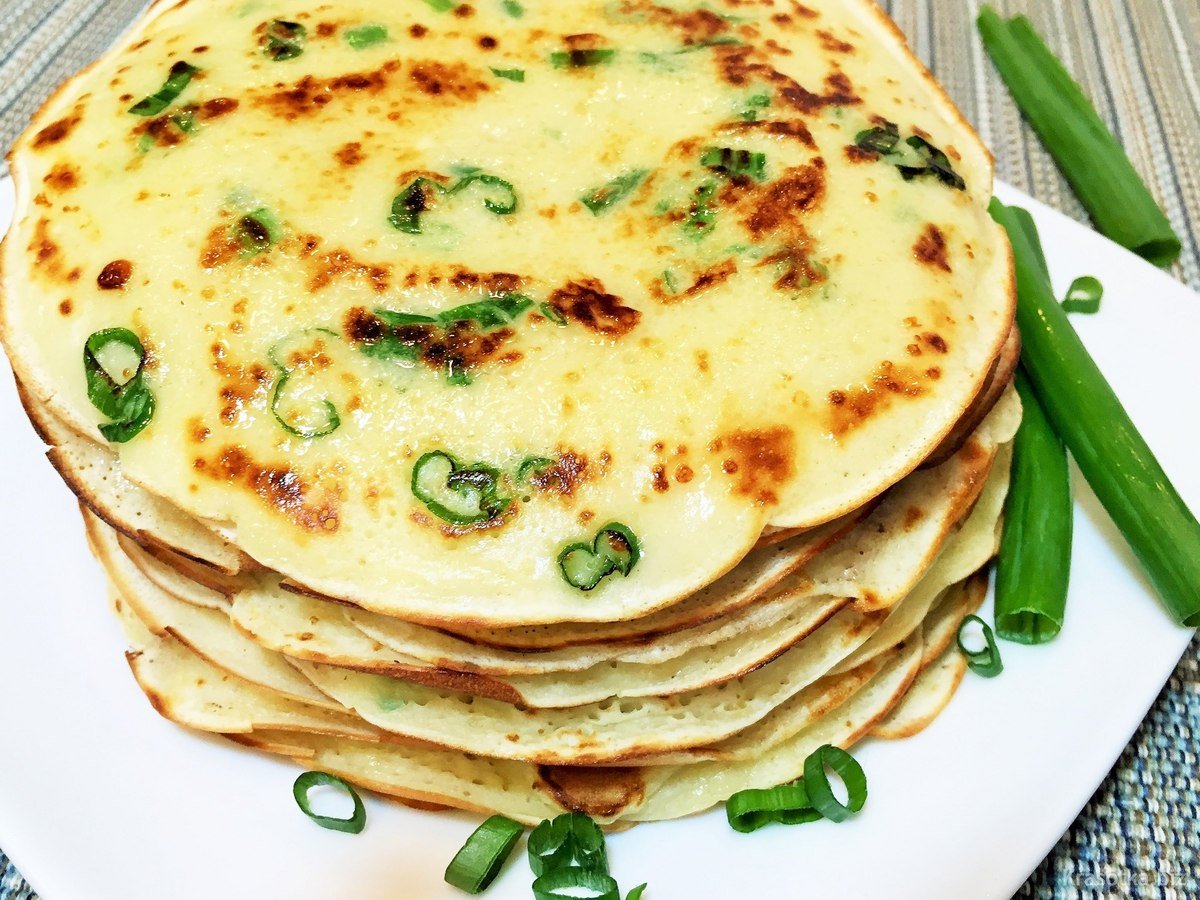Блины с капустой и яйцом