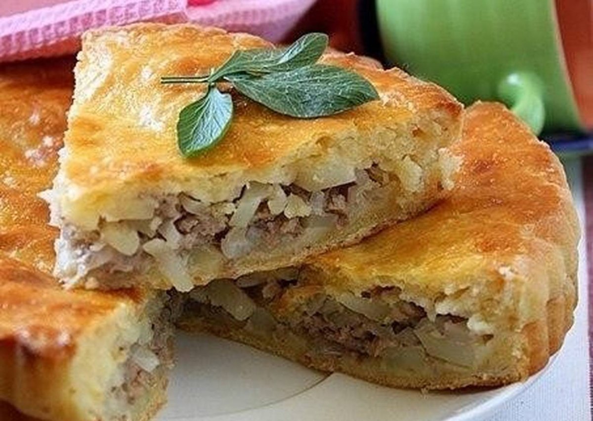 Мясной пирог из песочного теста