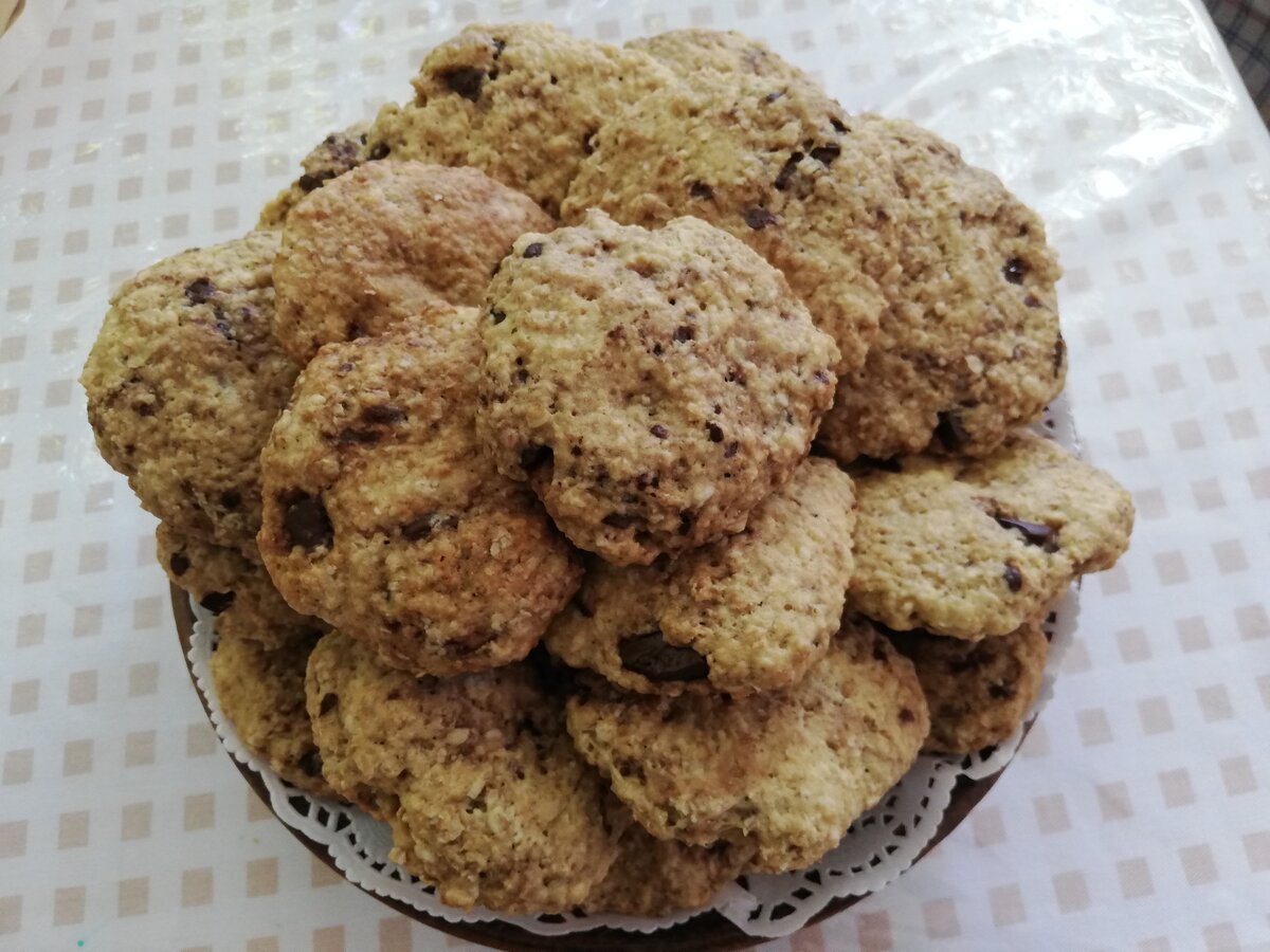 Печенье с шоколадной крошкой