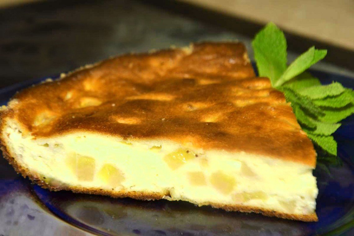 Творожная запеканка с яблоками