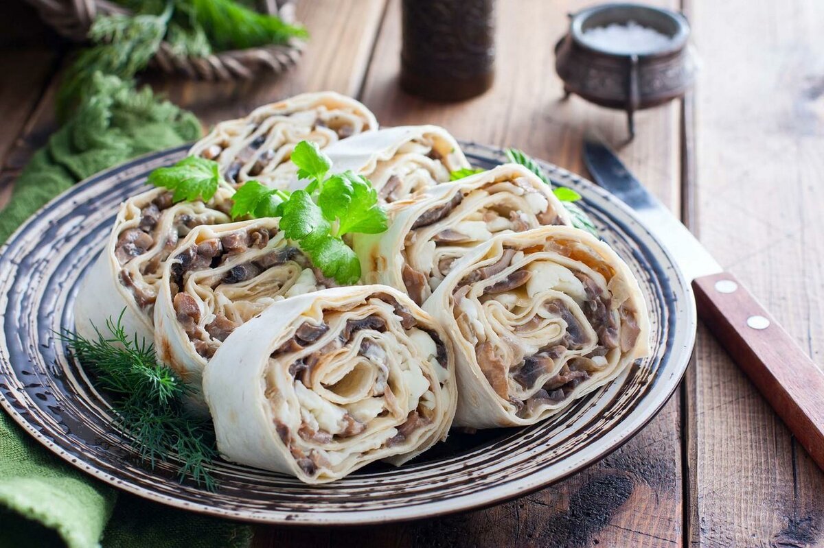 Блинный торт с грибами