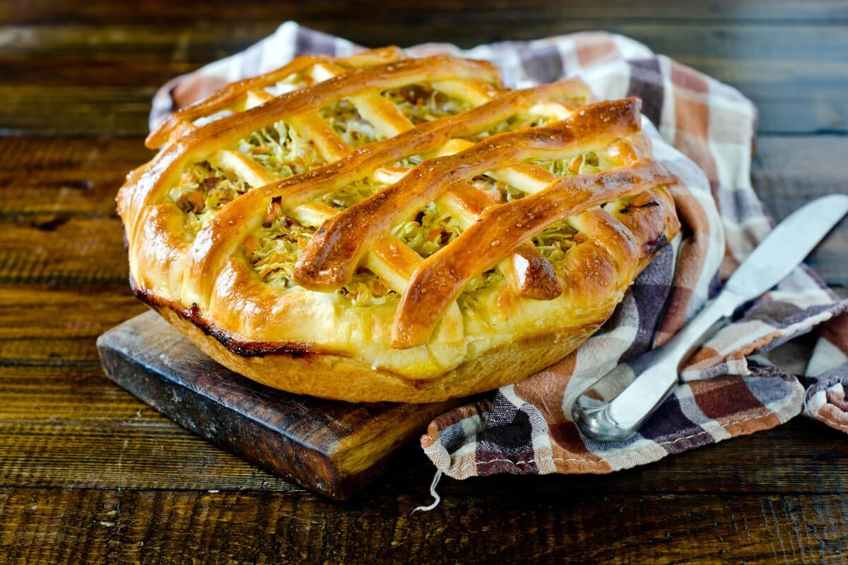 Запеканка с квашеной капустой и картошкой