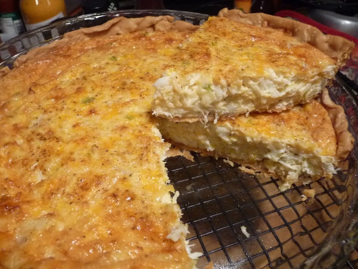 Салат моряк с морской капустой слоями