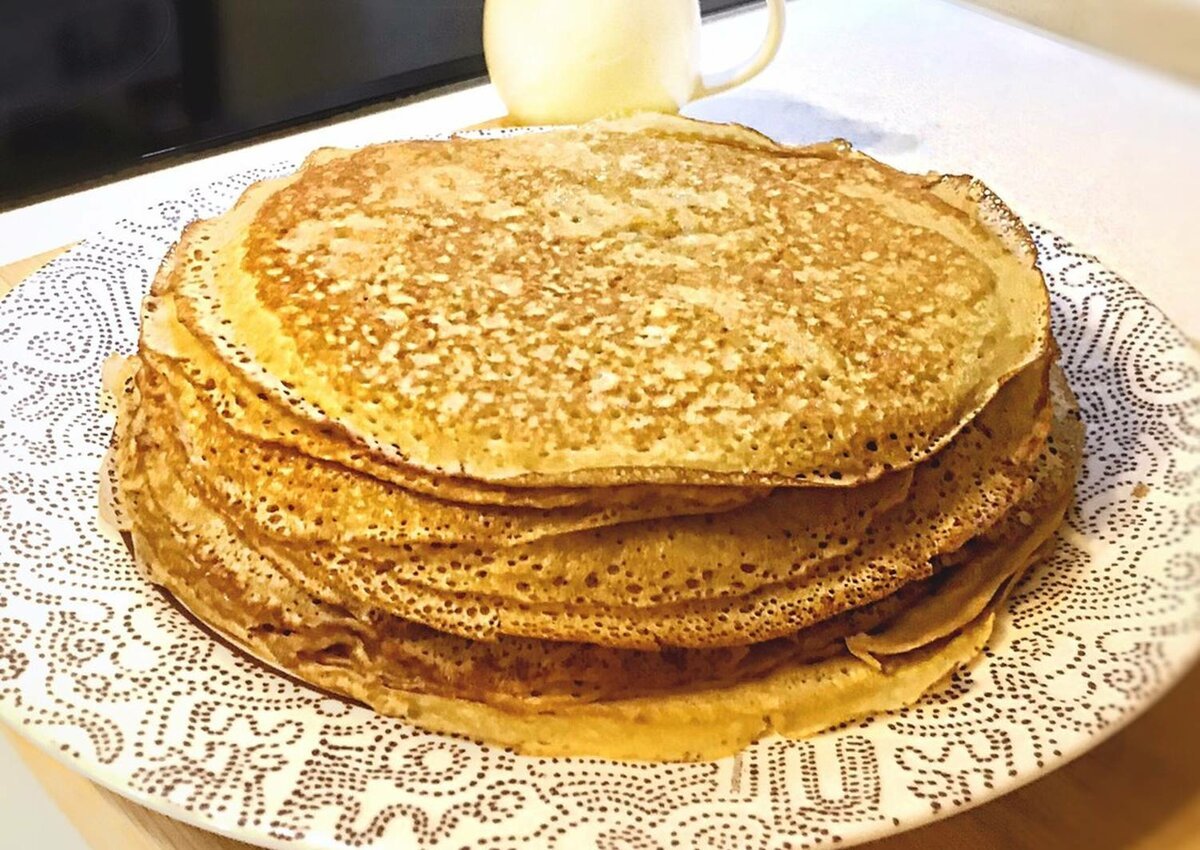 Блины на кефире с дырочками толстые