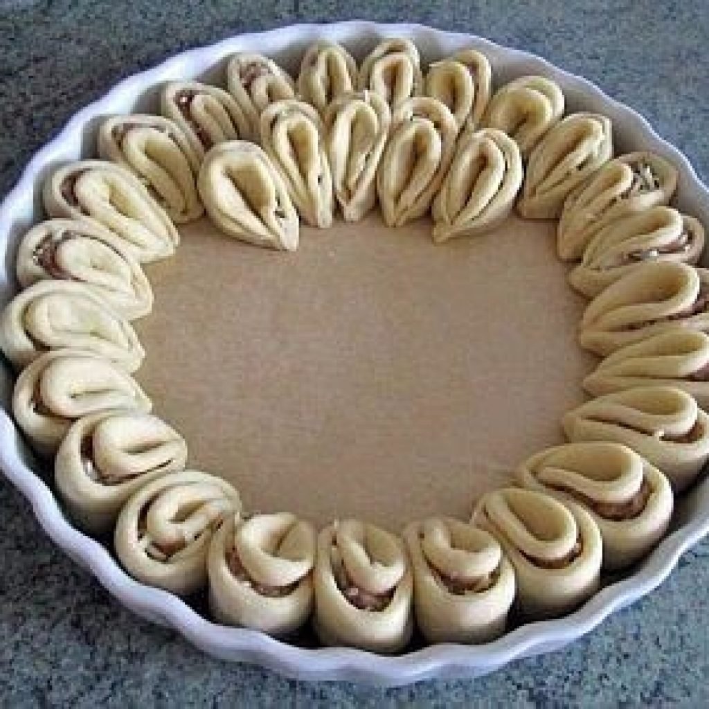 Сладкий пирог из дрожжевого теста