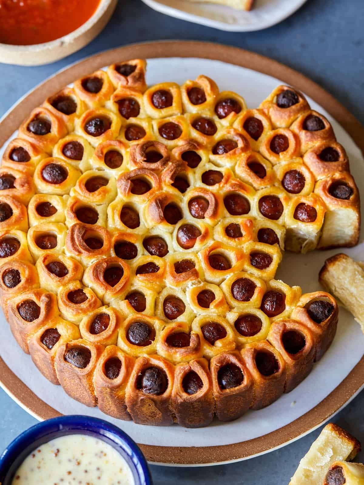 Пирог с сосисками