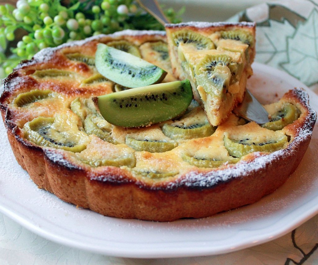 Песочный пирог с клубникой