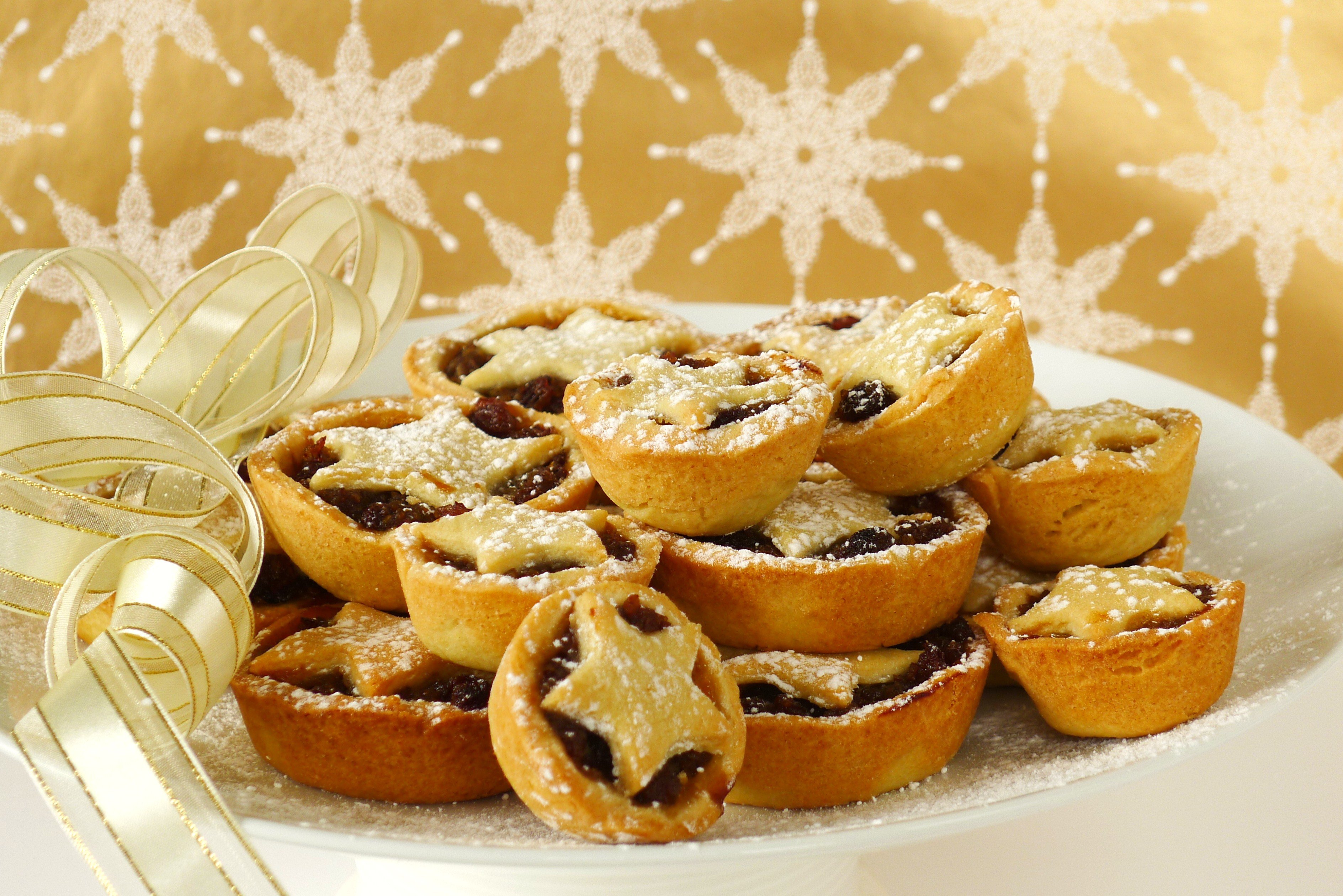 Печенье тарталетки рецепт. Минс Пай. Пирожки mince-pies. Рождественские пирожки Англия. Тарталетки с яблоками и корицей.