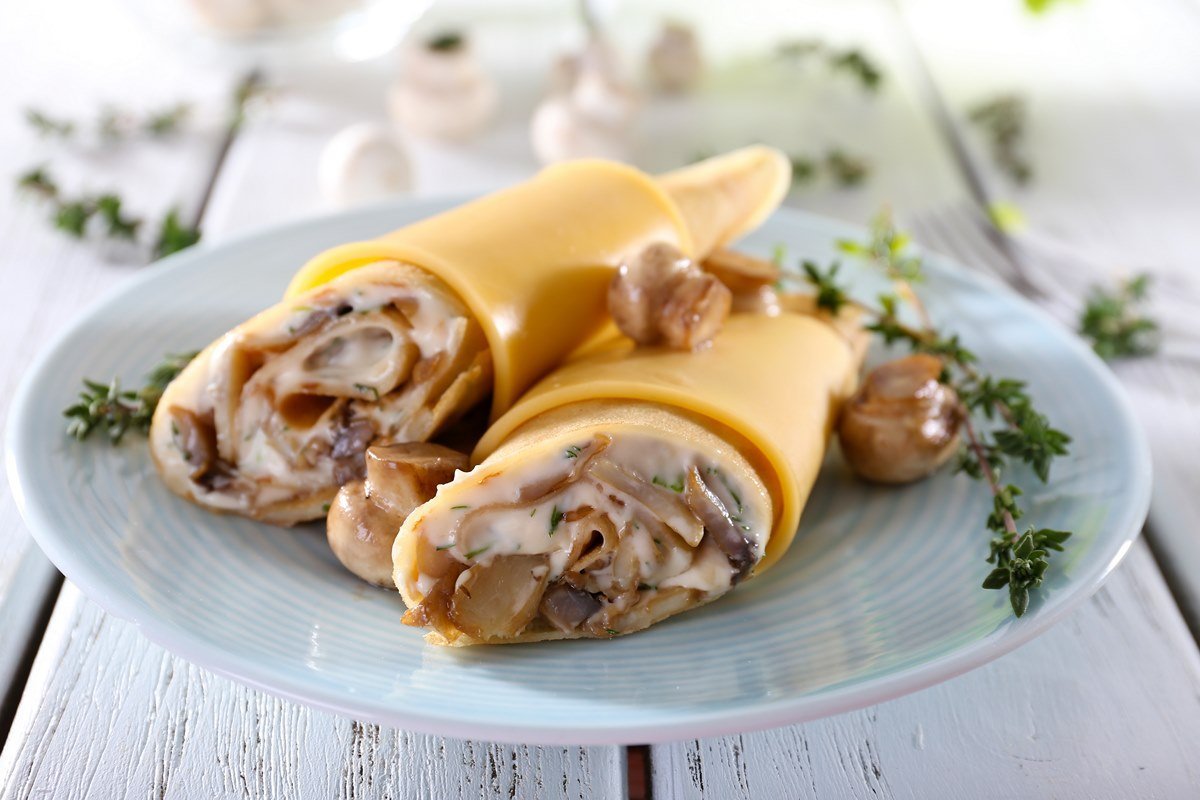 Блины с грибами и сыром