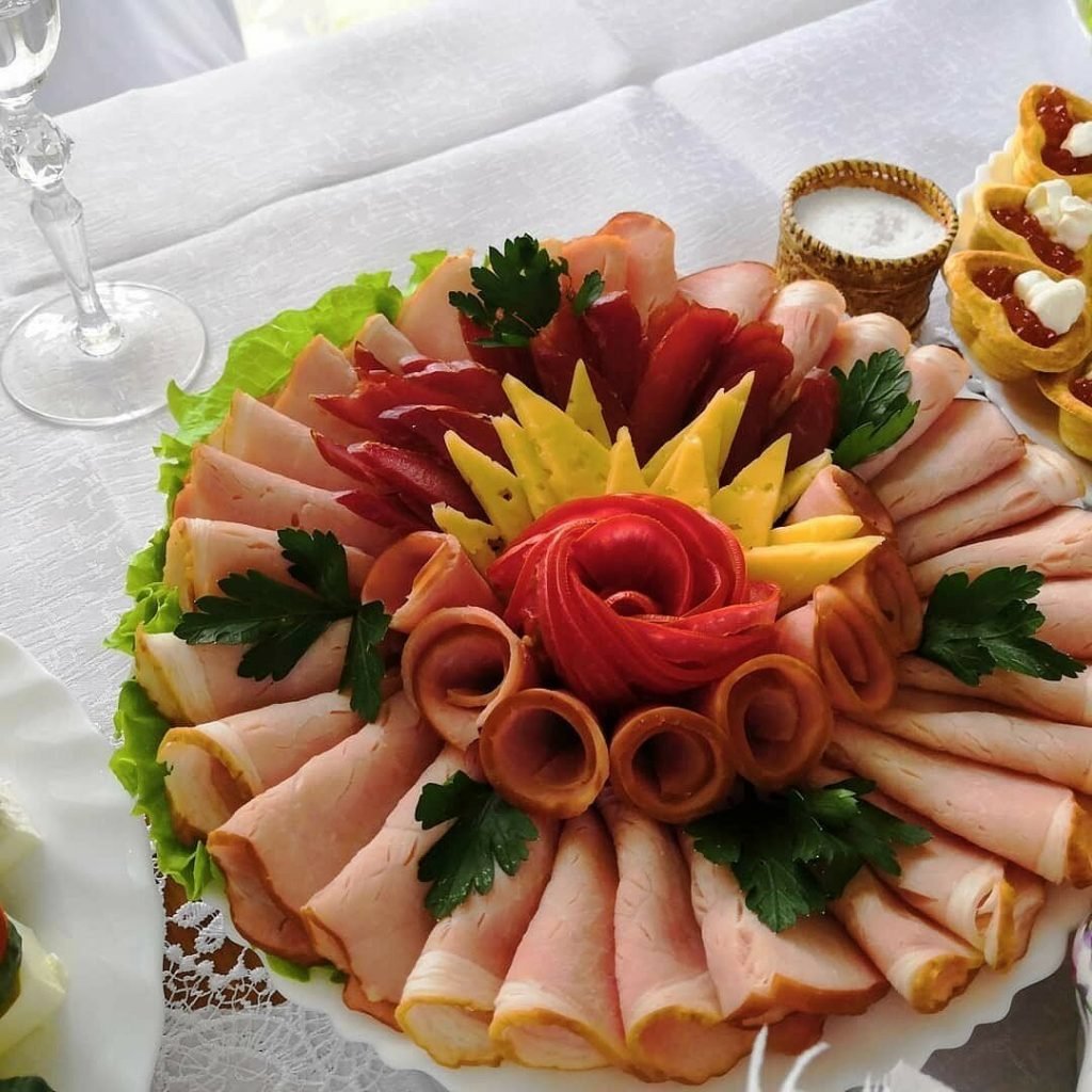Блины с клубникой