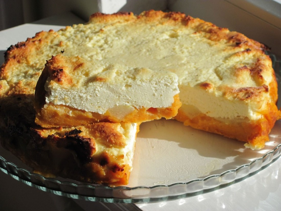 Тыквенная запеканка с творогом и яблоками в духовке