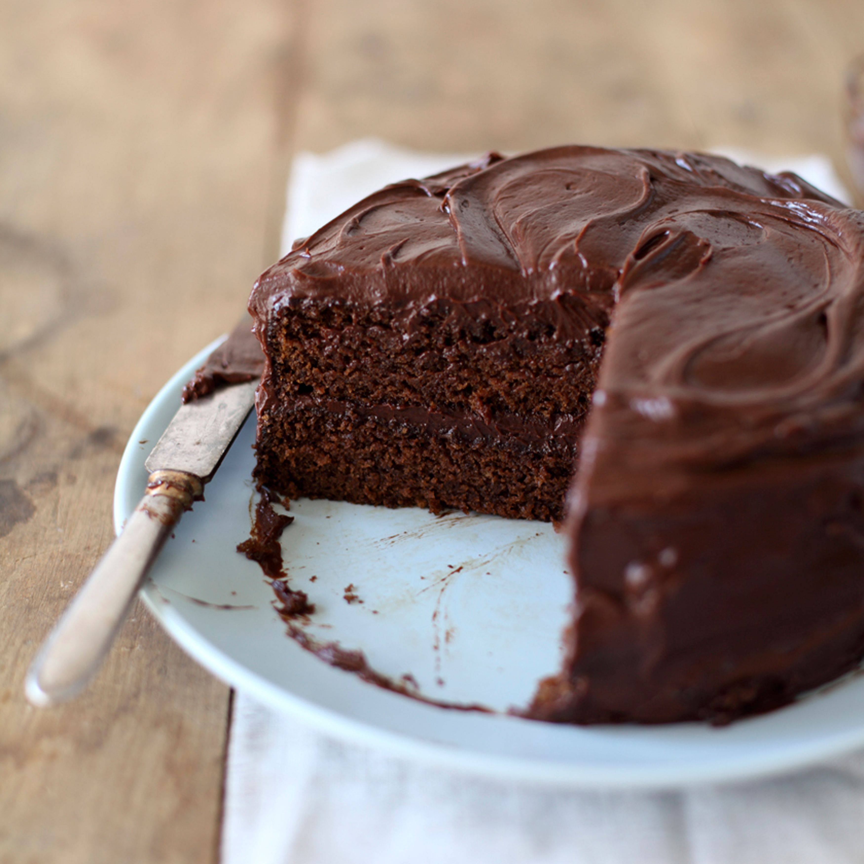 Испечь быстро вкусно торт. Бисквит Брауни для торта. Шоколадный торт Захер. Шоколадный бисквит Брауни. Торт Захер Питер Фрост.