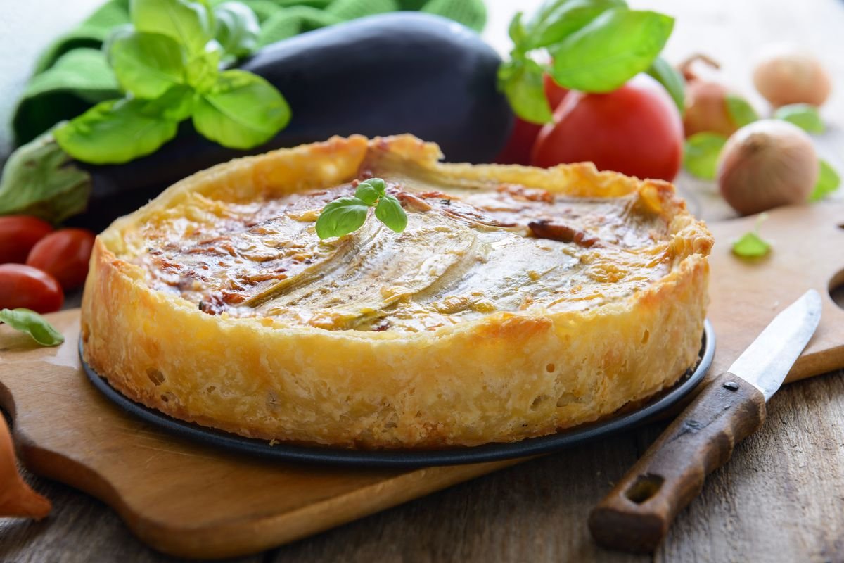 Луковый пирог с плавленными сырками