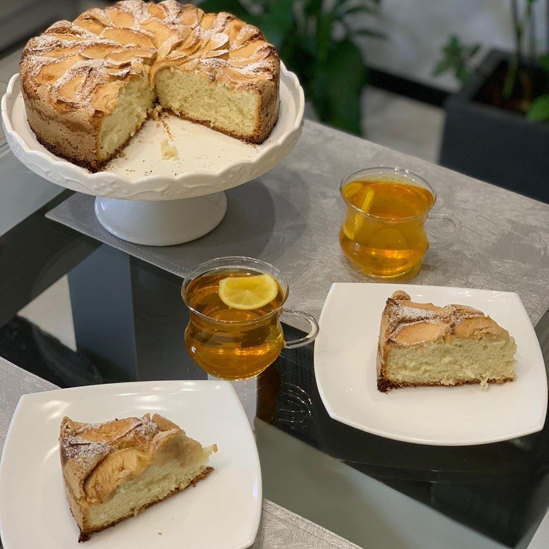 Пирог манник с яблоками
