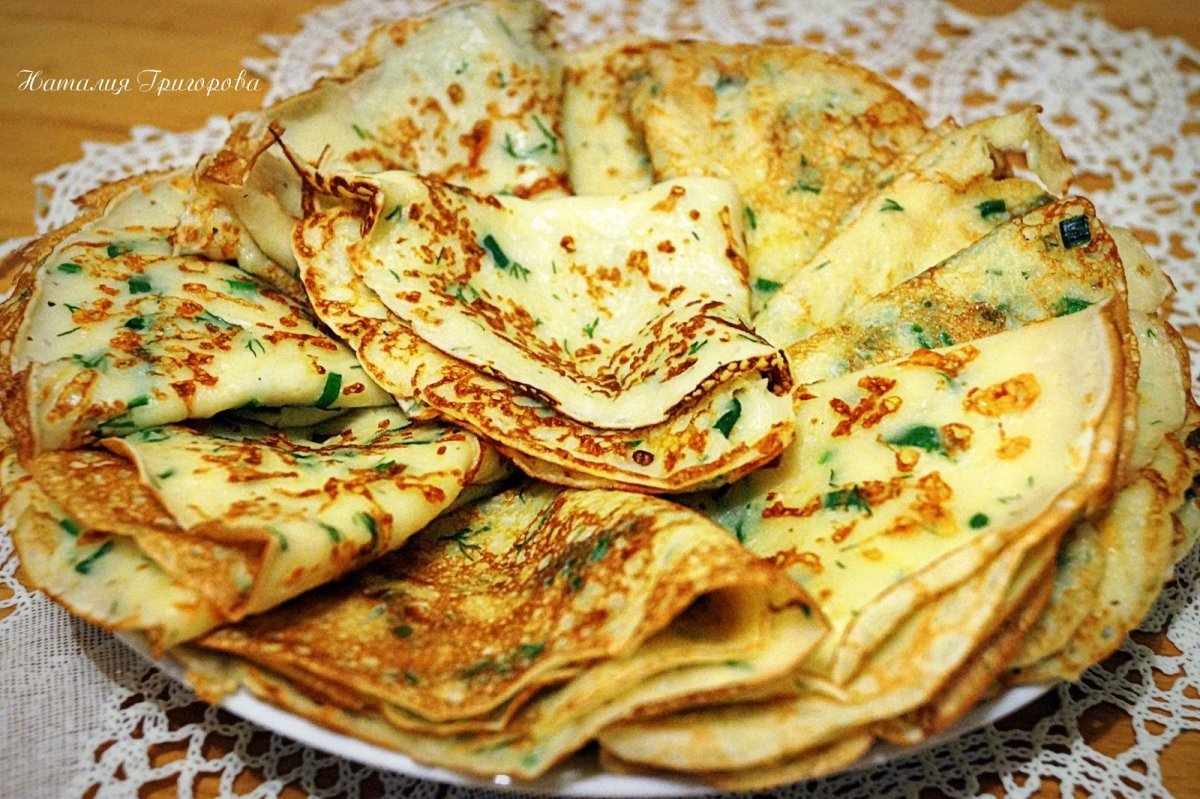 Блинчики с колбасой и сыром