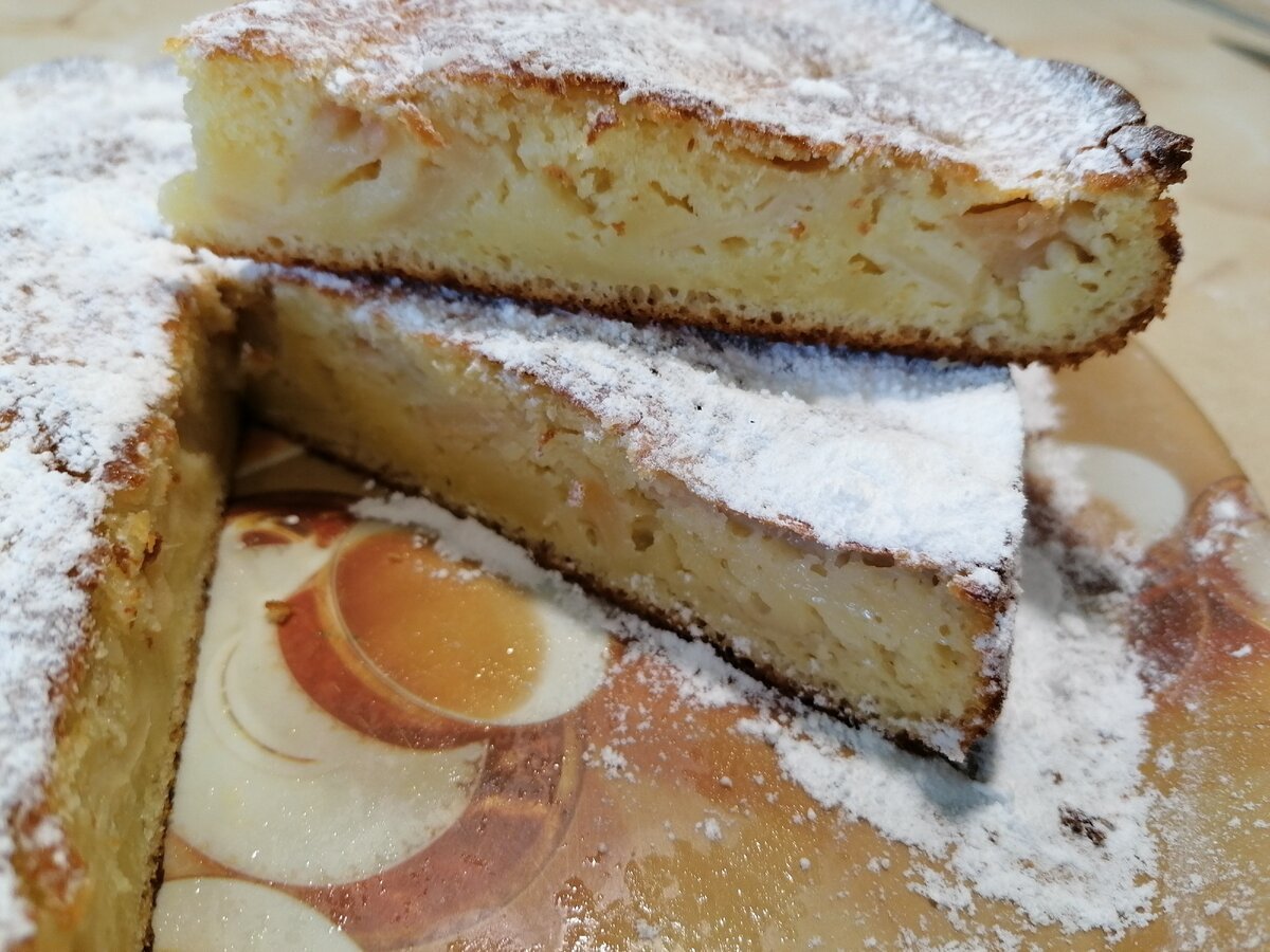 Шарлотка с творогом и яблоками в духовке