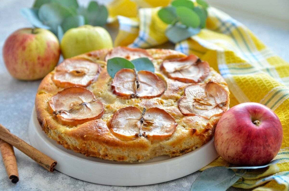 Шарлотка с яблоками Юлии Высоцкой