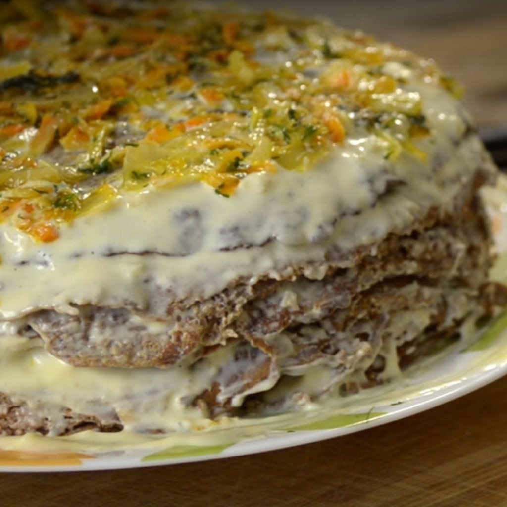 Пирог с сайрой и рисом в духовке