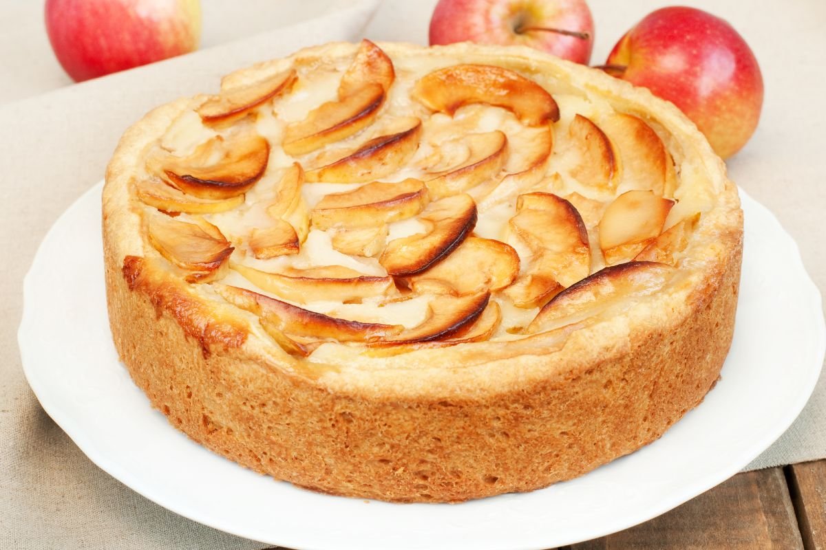 Шарлотка с яблоками Юлии Высоцкой