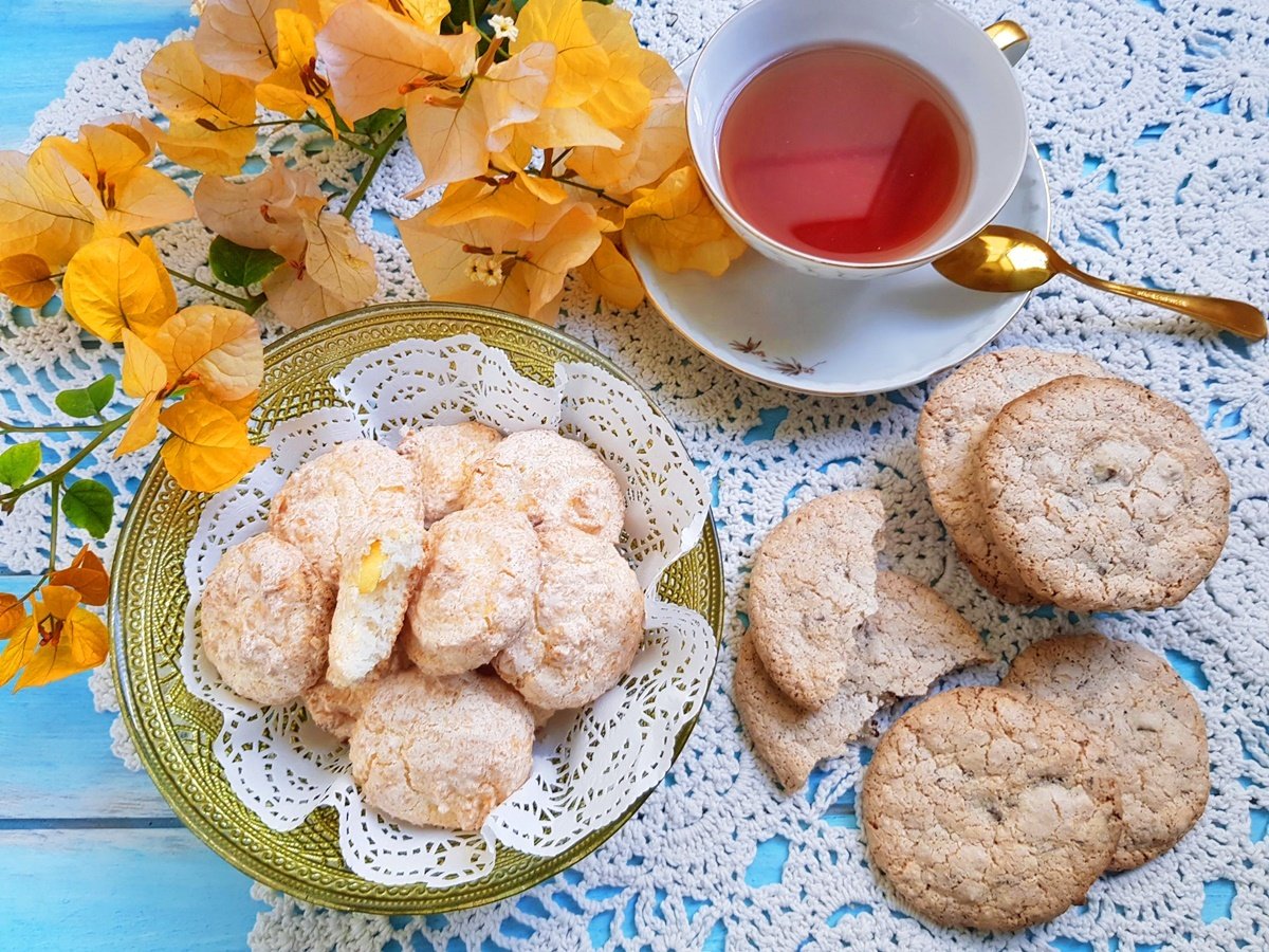 Макаруны розовые и кофе