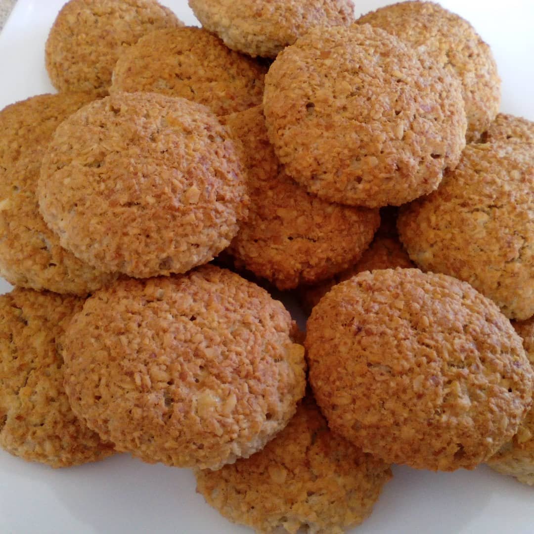Печенье с курагой и орехами