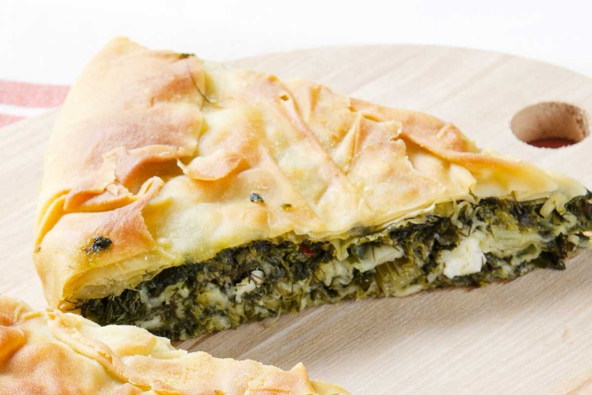 Пирог с сосисками