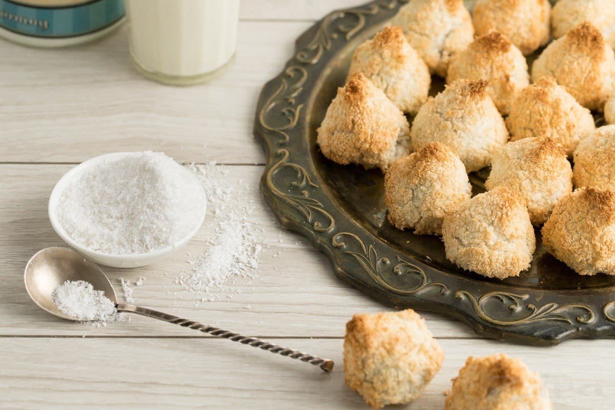 How to make Coconut Macaroons with 7 ingredients simple and easy Recipe by Kaye Torres