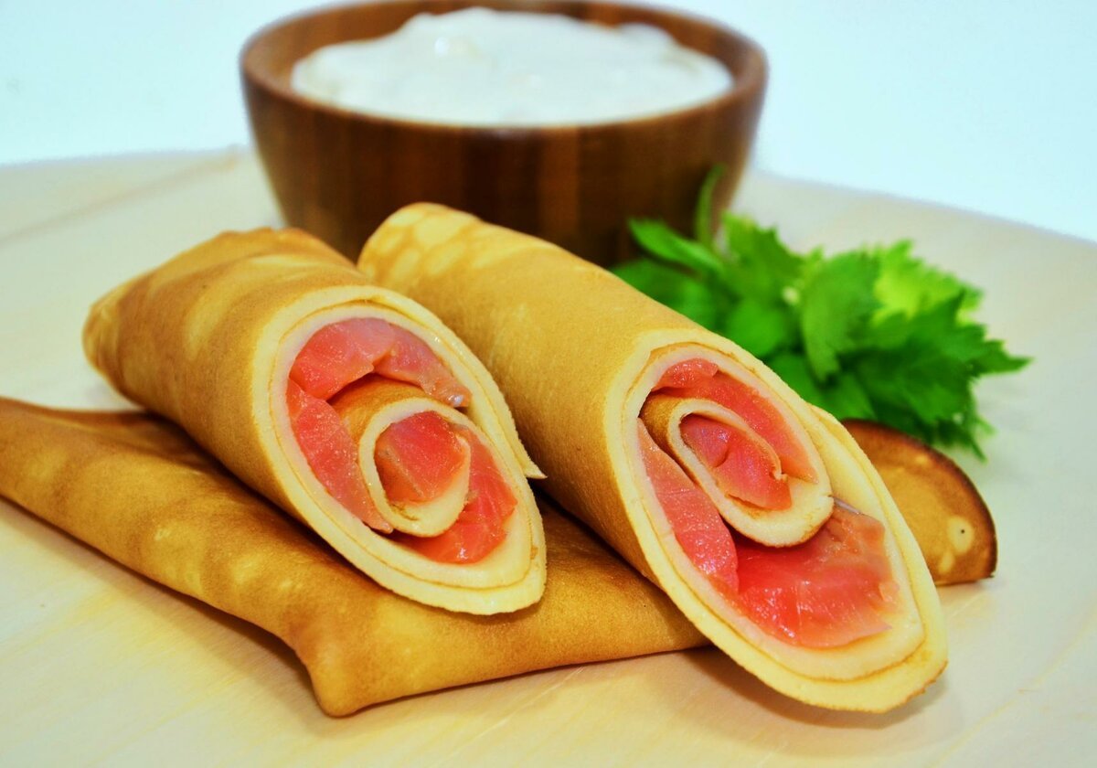 Блины с семгой и творожным сыром