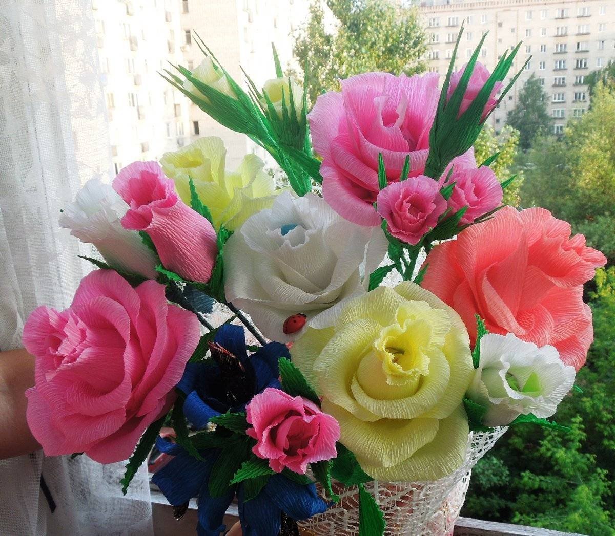 Гладиолусы из гофробумаги
