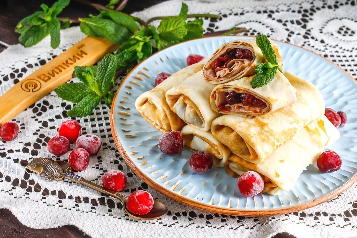Блинчики с творогом и вишней