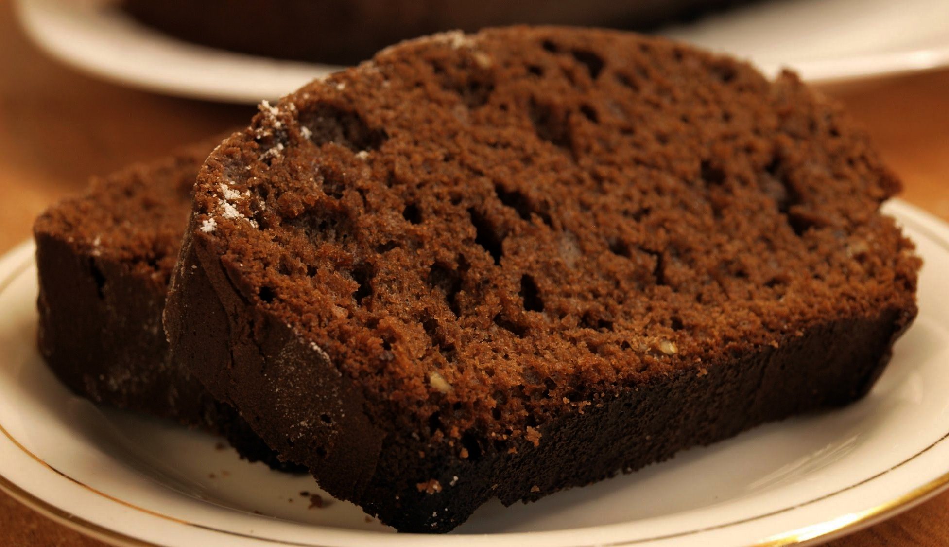 Шоколадный кекс с орехами. Шоколадный кекс на кефире. Шоколадный кекс на кефире в духовке. Шоколадные маффины на кефире.