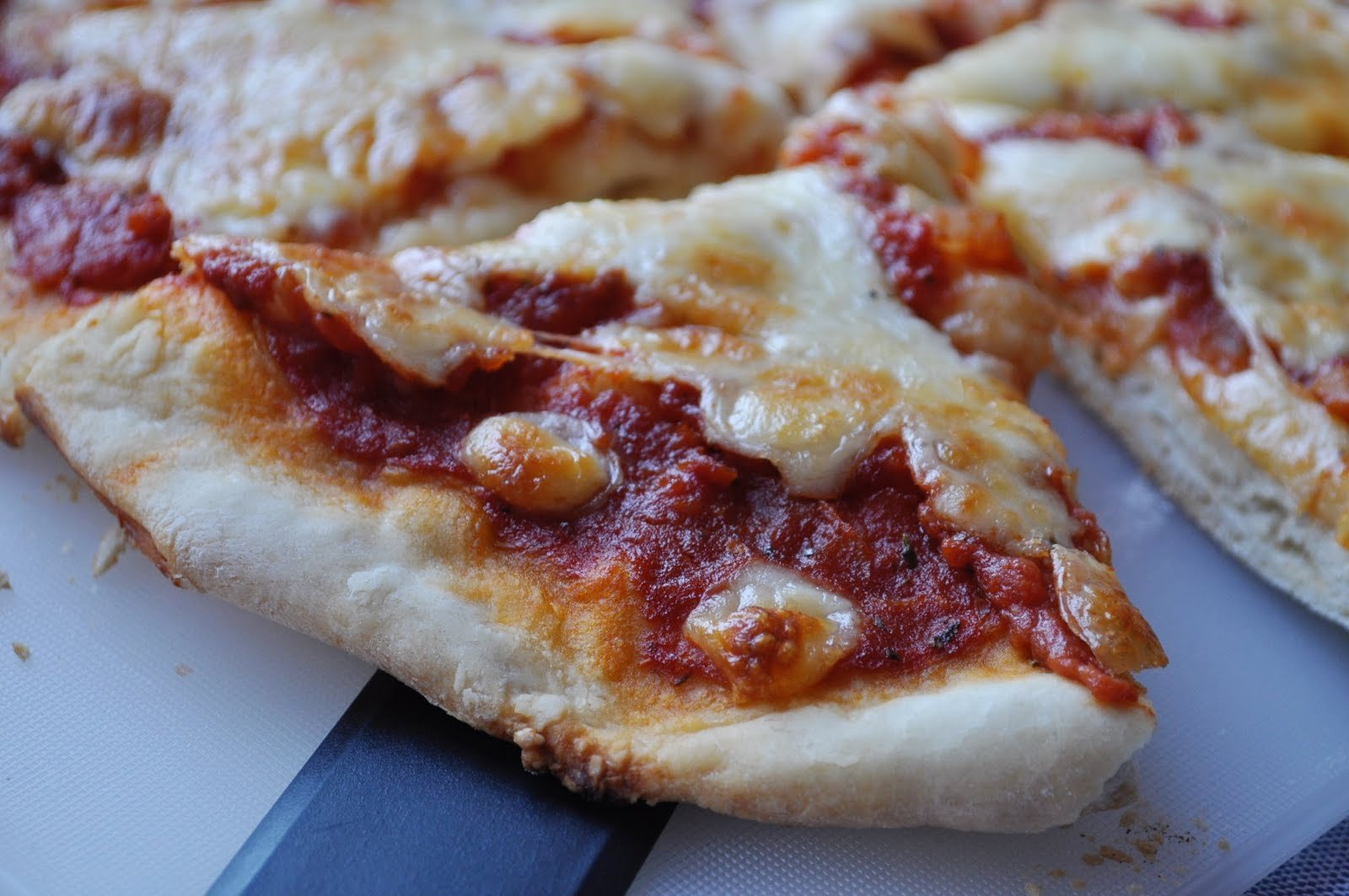 как сделать пиццу из готового дрожжевого теста в домашних условиях фото 108