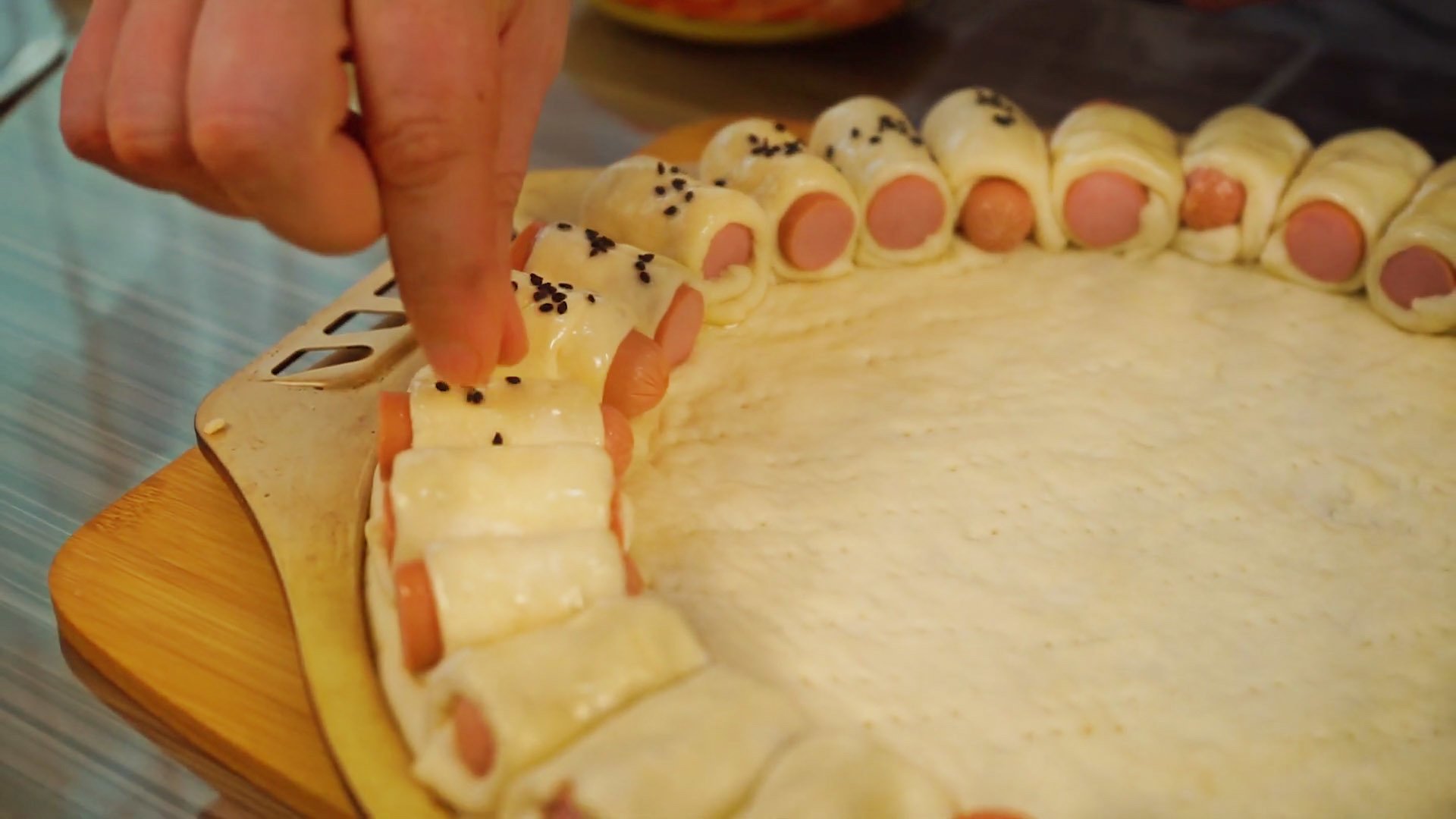 Слоеное тесто с сыром камамбер
