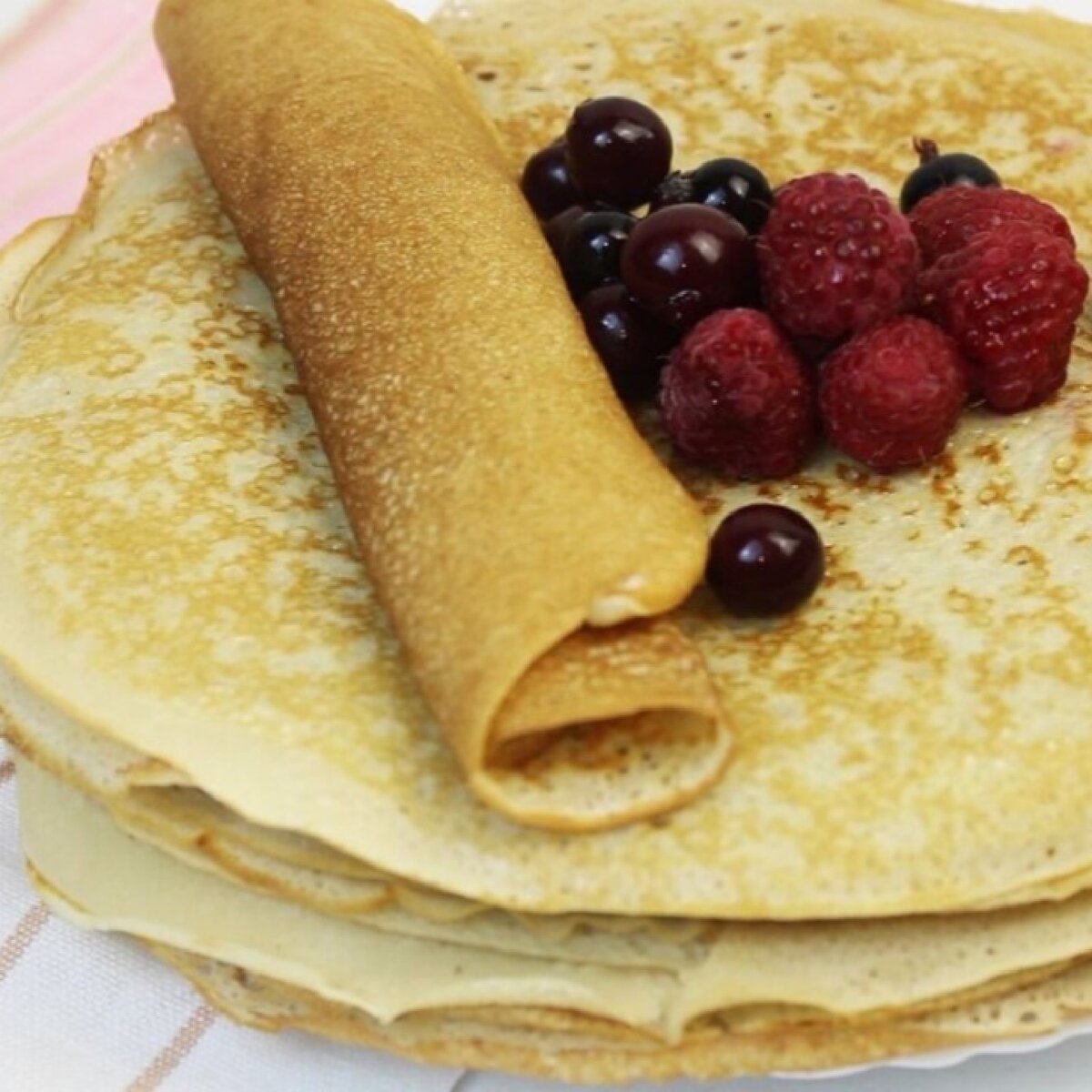 Блины на молоке с дырочками тонкие