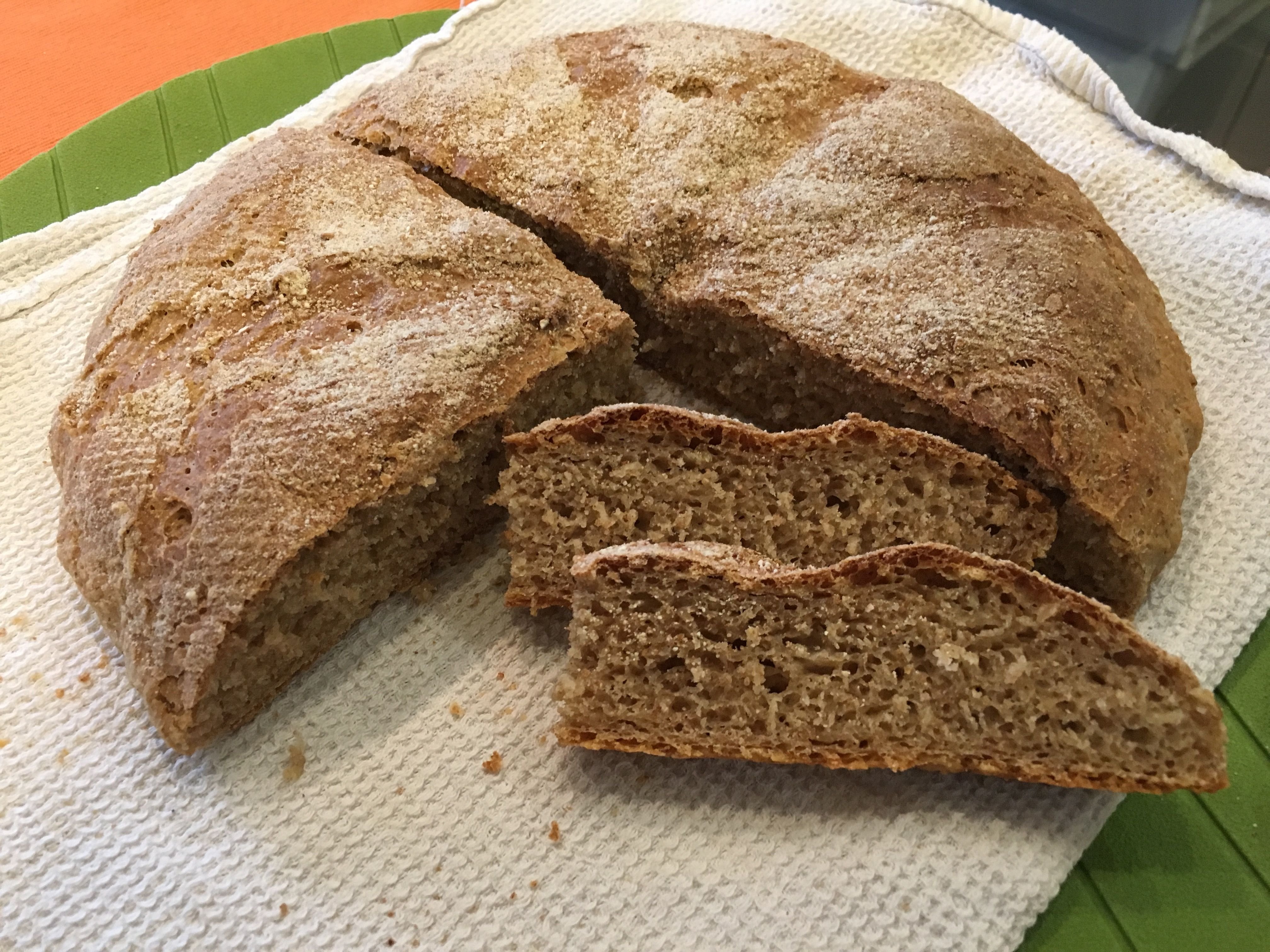 Цельнозерновой хлеб рецепт без дрожжей в духовке. Ржано-пшеничный цельнозерновой хлеб. Хлеб цельнозерновой бездрожжевой. Ржаной цельнозерновой бездрожжевой хлеб. Хлеб гречишный бездрожжевой.