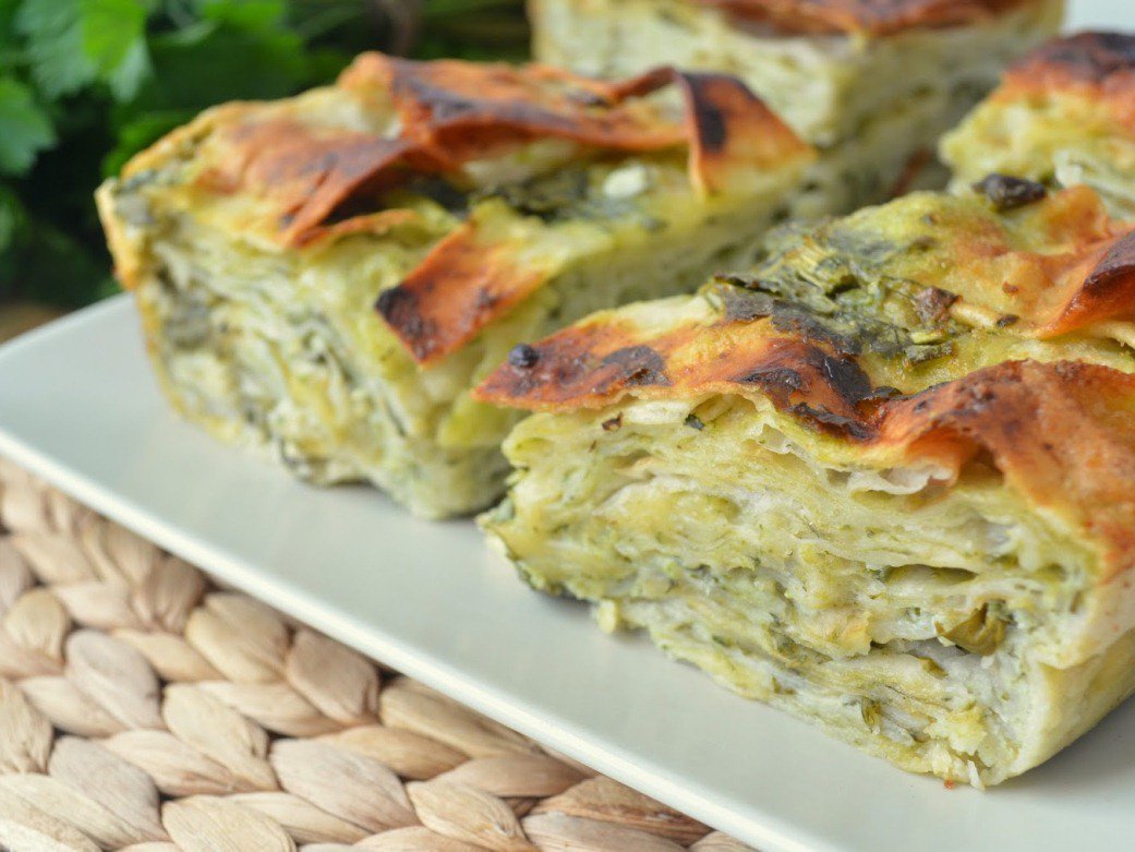 Ачма с зеленью и сыром