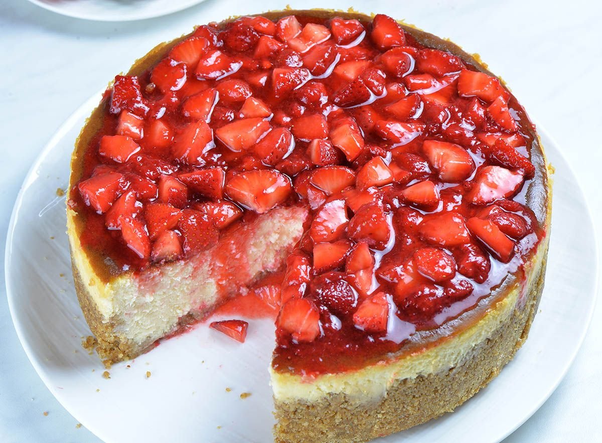 Пирог с творогом и клубникой от Юлии Высоцкой
