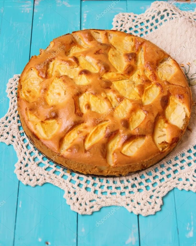 Пирог с яблоками в духовке