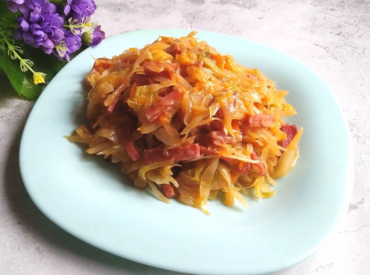 Тушеная капуста по деревенски