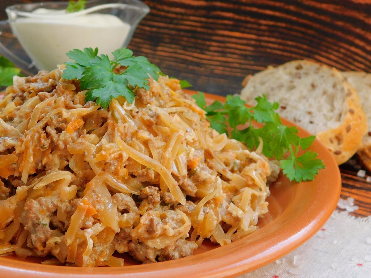 Бобовые с тушеной капустой