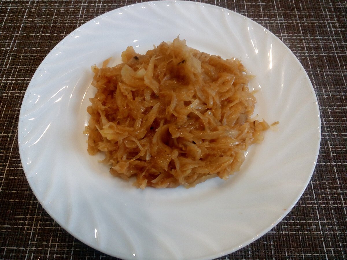 Хрустящая тушеная капуста