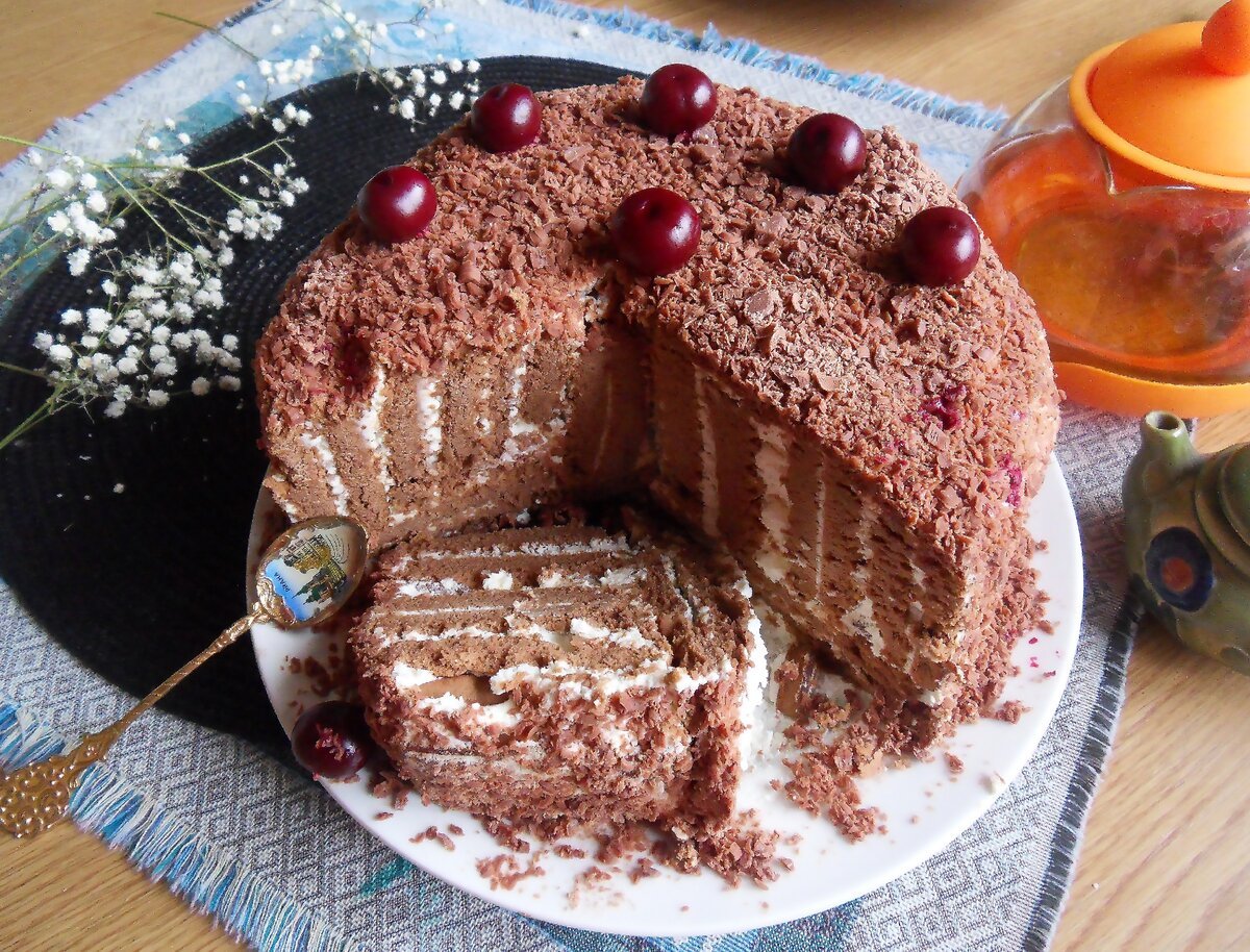 Торт без выпечки с творогом и сметаной