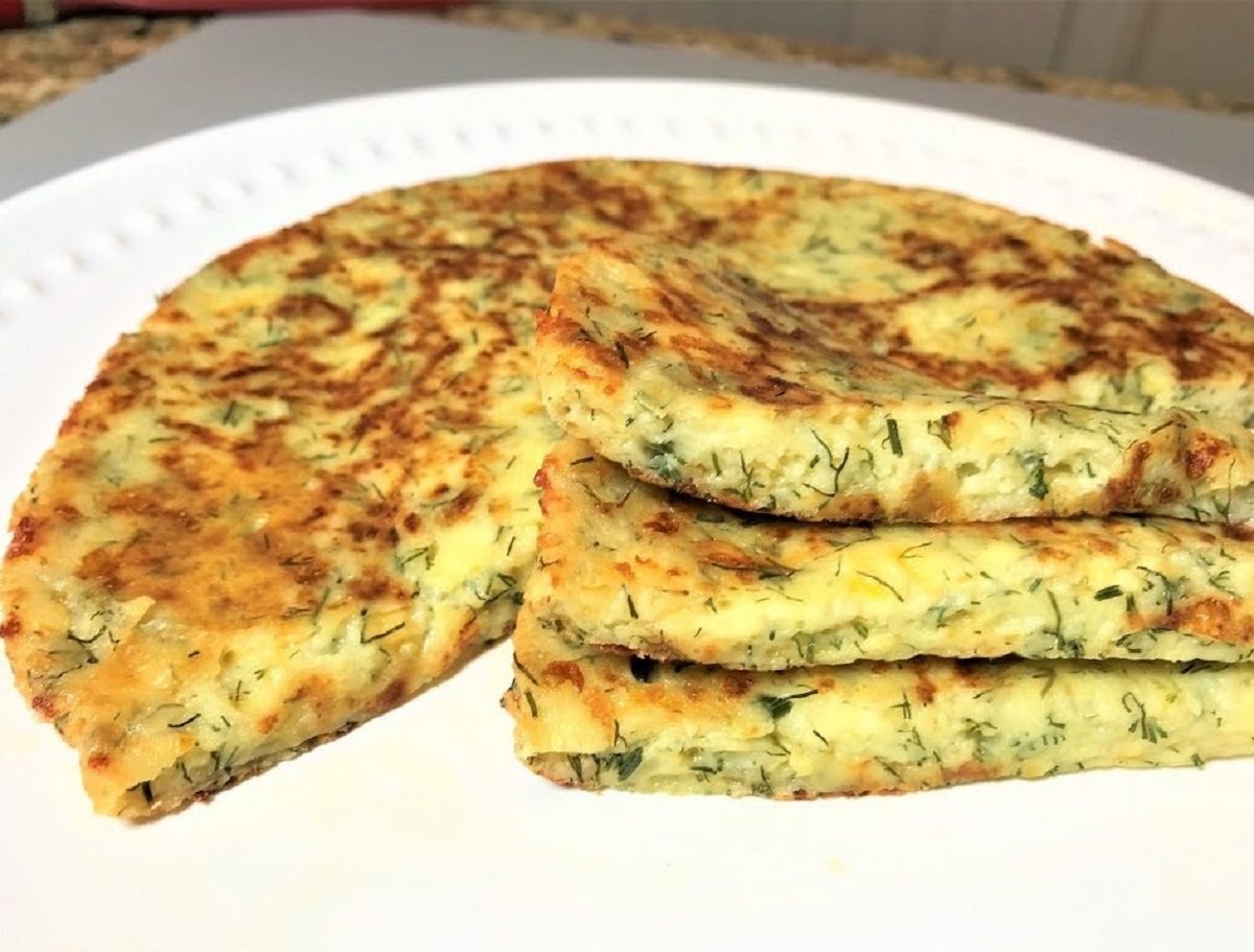Ленивые хачапури (сырные лепёшки на сковороде)