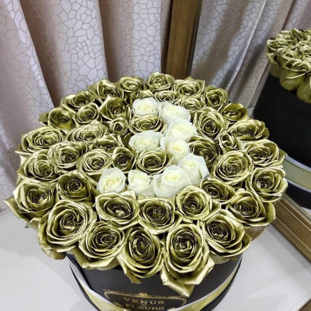 Золотые розы букет